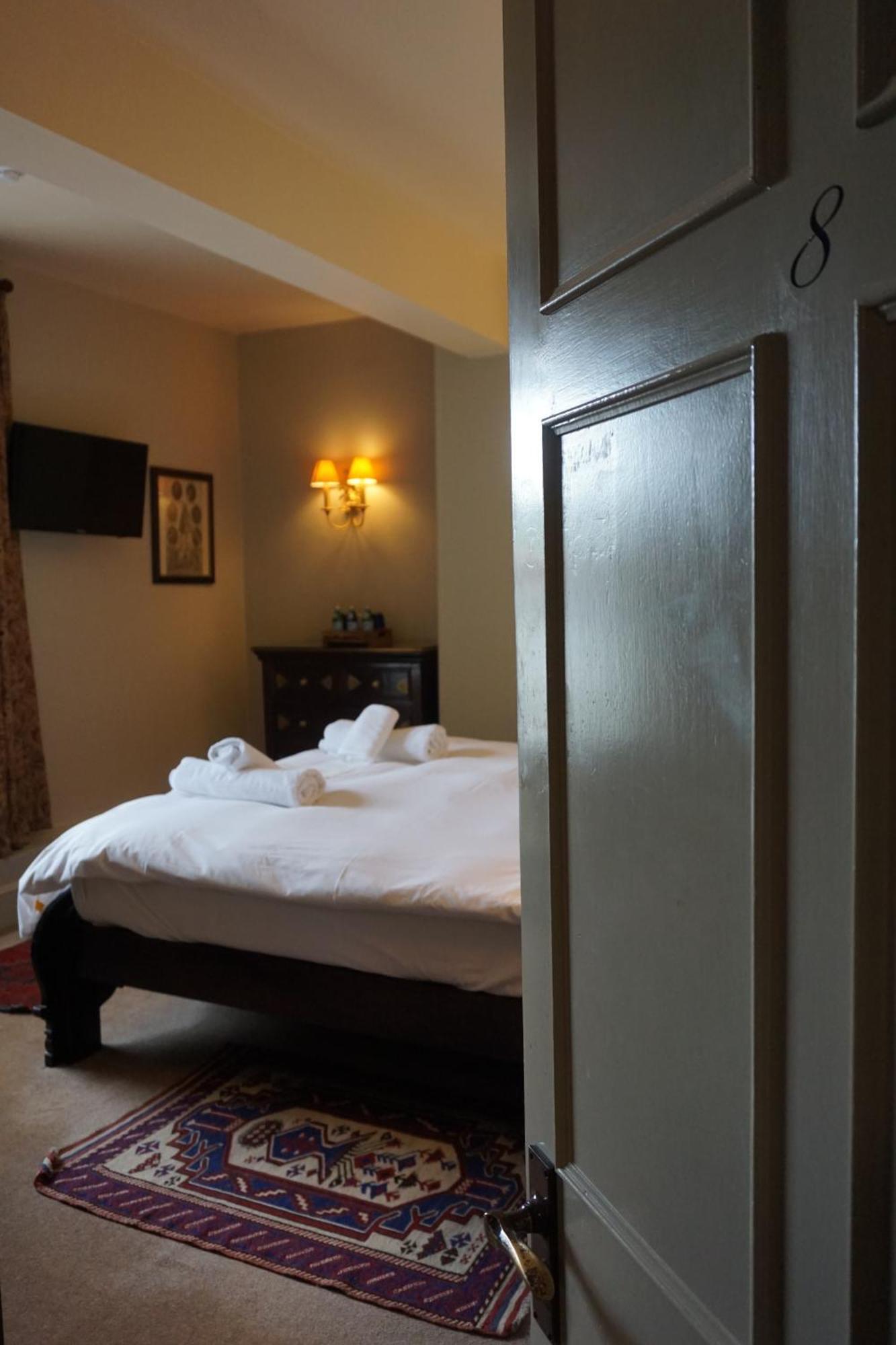 The Pembroke Arms Hotel Wilton  Quarto foto